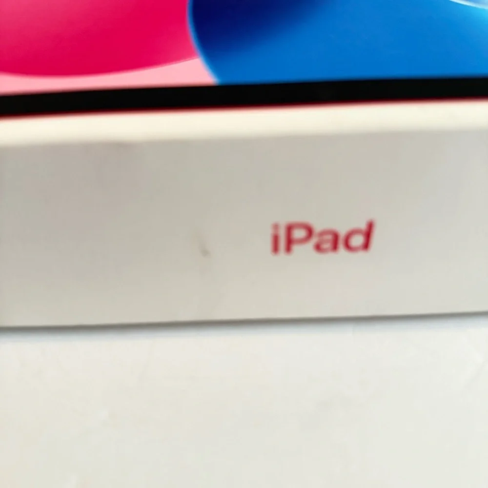 Apple iPad - Pink box only